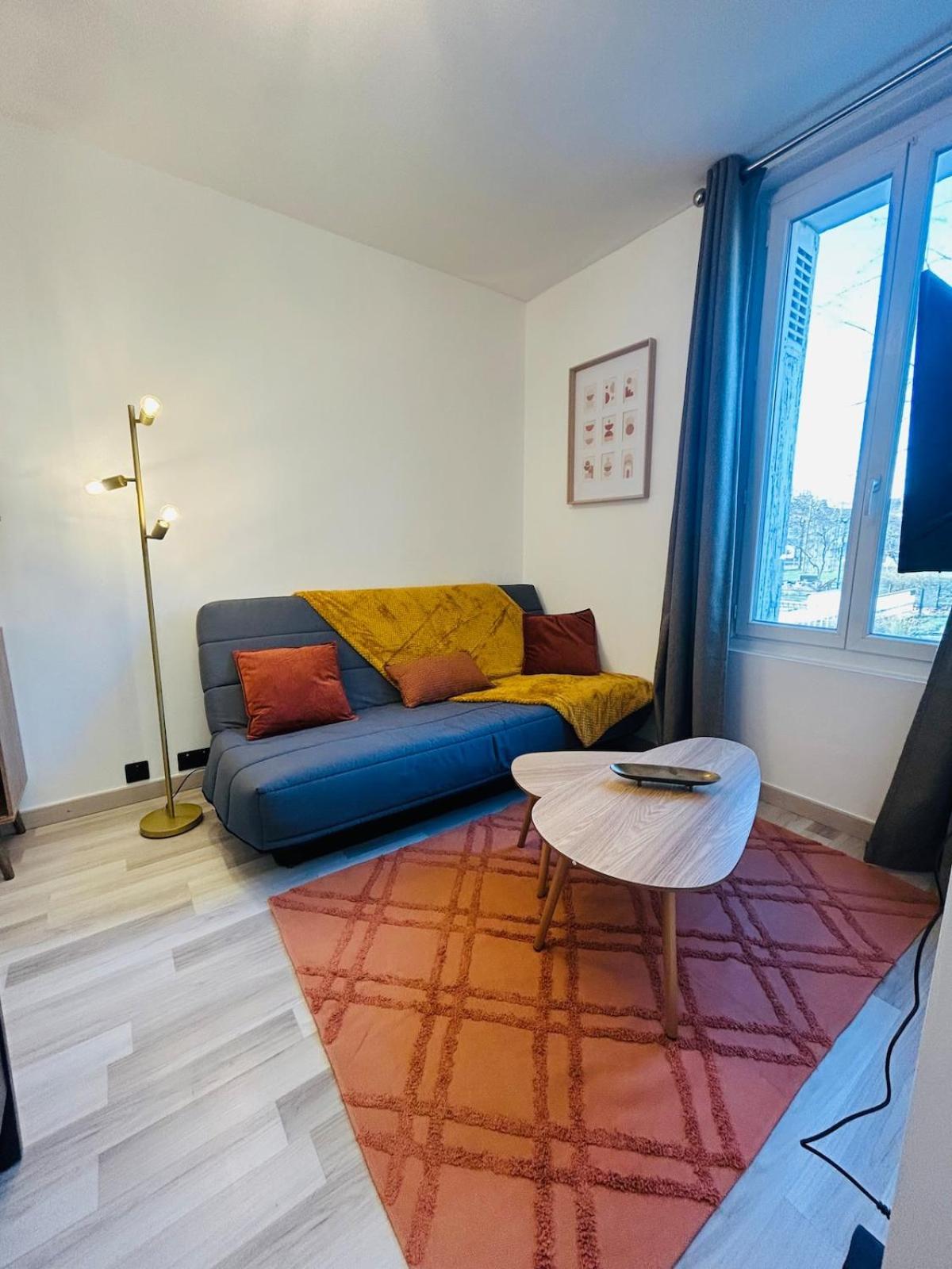 Appartement Charmant Proche Gare Тур Экстерьер фото